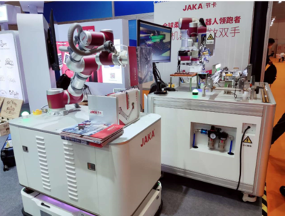 节卡机器人闪耀进博会 国家级“小巨人”以人机协作赋能柔性智造与移动应用新篇章